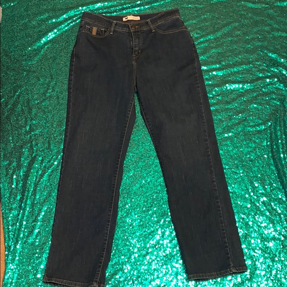 Levi’s Perfectly Slimming 512 Straight Legged Jean